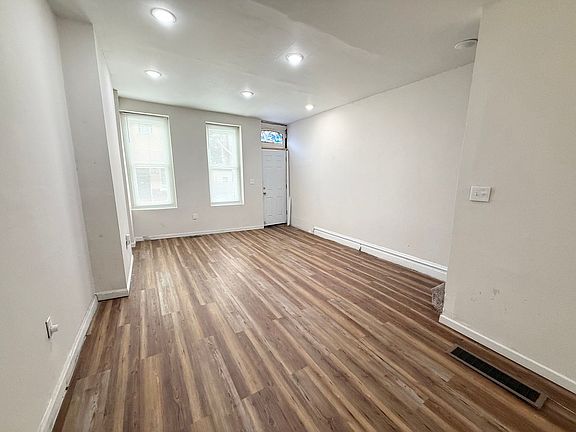 4th image of 2262 N Gratz St