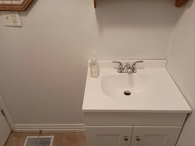 708 Bank St #1 — Photo 15
