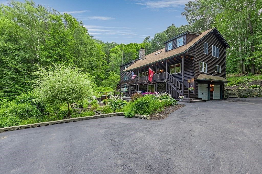 110 Congress St, Amesbury, MA 01913 Zillow