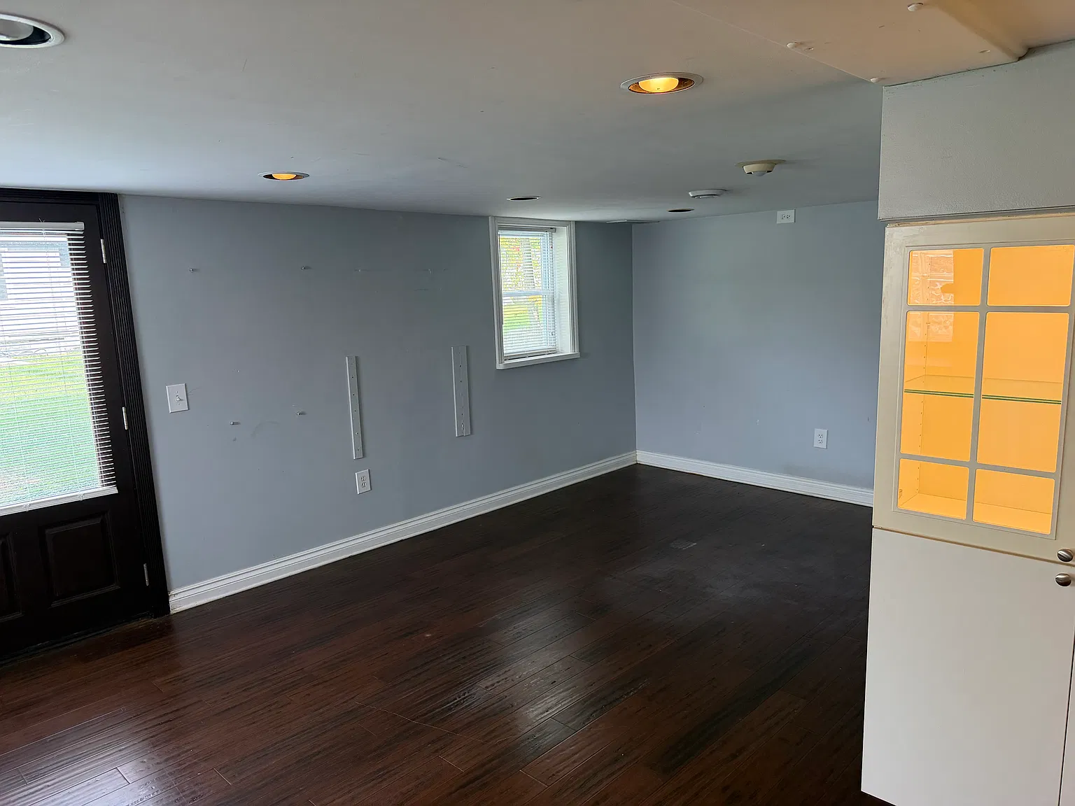 3 bed, 3.5 bath, 2428 sqft, $3,200 — Photo 3