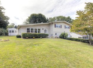 1842 Crestlyn Rd, York, PA 17403