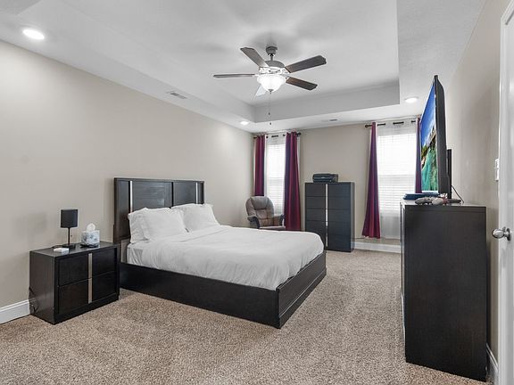 5th image of 230 Dugger Dr #230