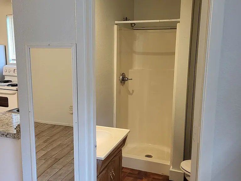 614 1/2 Highland Ave — Photo 11