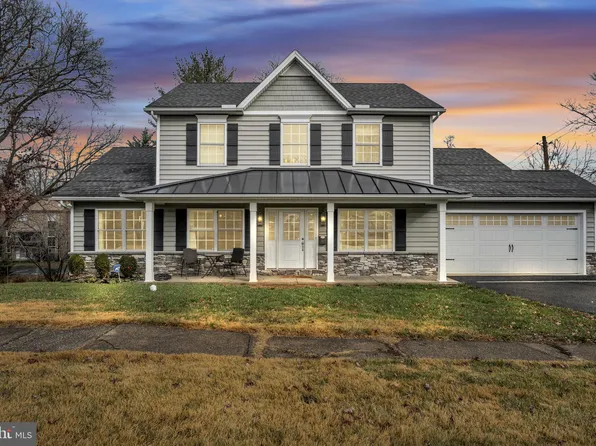 61 Burd Dr, Camp Hill, PA 17011