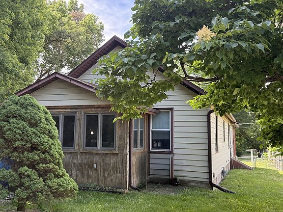 3rd image of 1223 Street Paul St