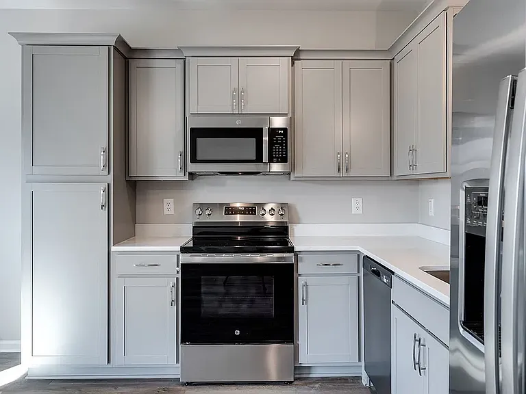 616 Lafayette Rd — Photo 4