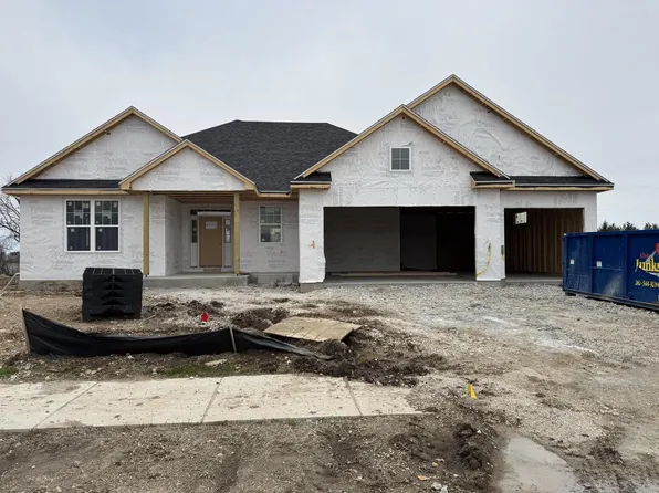 1302 Lynn CIRCLE, Oconomowoc, WI 53066