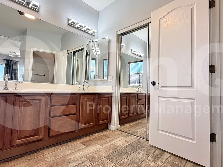 1415 W Windsong Dr — Photo 19