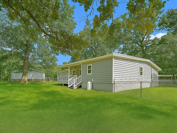 3rd image of 308 Spring Branch St