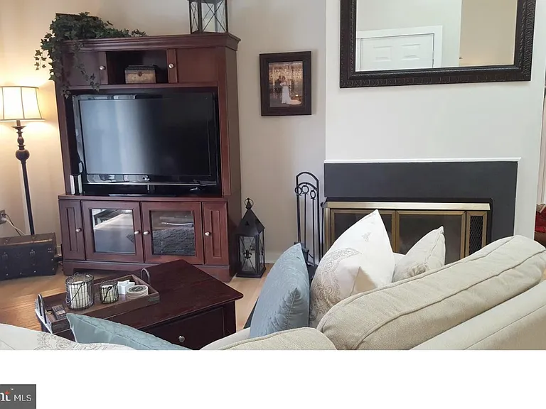 48 Rickard Ct — Photo 4