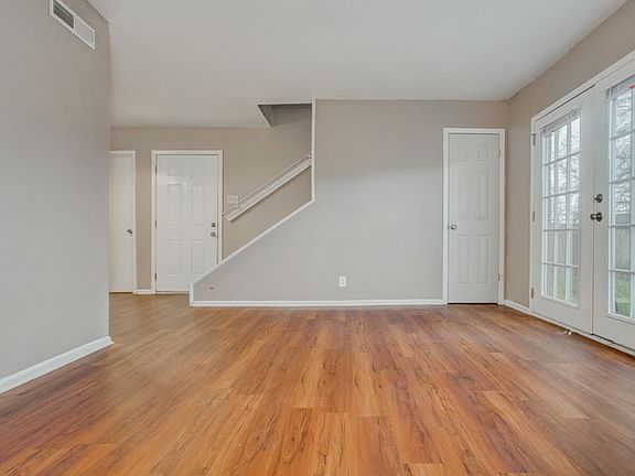 4th image of 2411 Mission Hill Dr #D