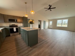 22 Poulin Springs Dr, Palmyra, ME 04965