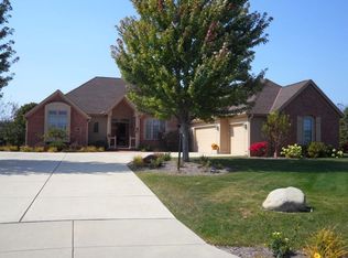 7569 S Joshua Ct, Franklin, WI 53132