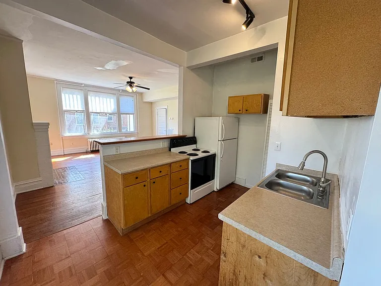 121 S Boylan Ave — Photo 10
