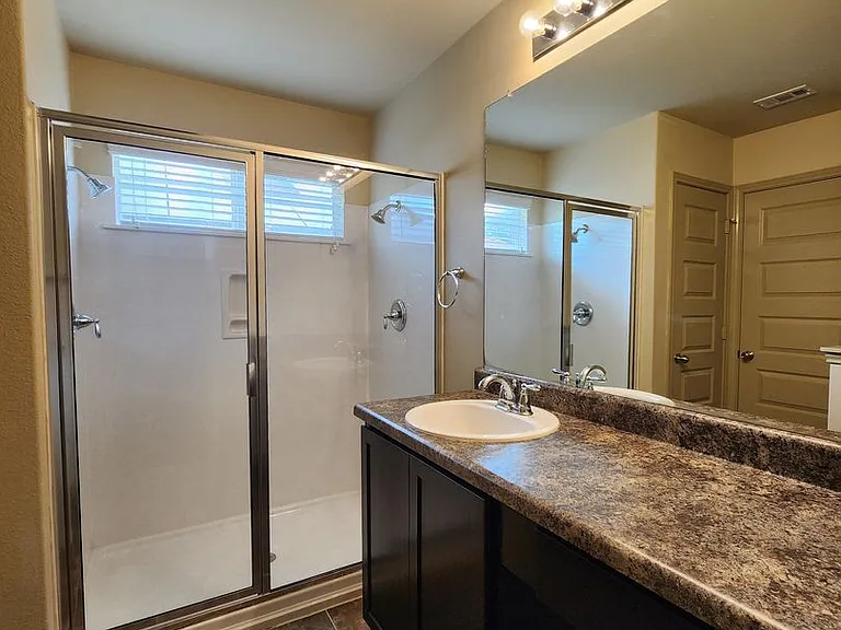 789 Great Oaks Dr — Photo 11