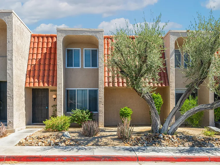 2298 N Indian Canyon Dr #E — Photo 50