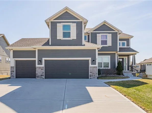 8015 NE 102nd St, Kansas City, MO 64157