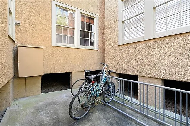 5607 Prytania St #K — Photo 10
