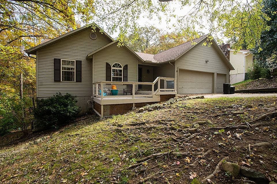1st image of 9 Marshaw Ln