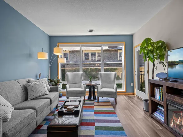 301 Oak Grove St APT 308, Minneapolis, MN 55403