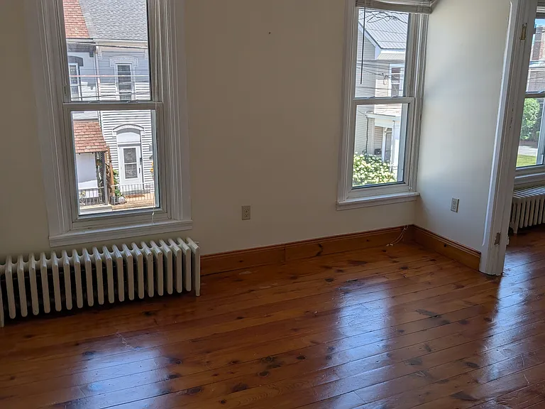 81 Noble St #1 — Photo 10