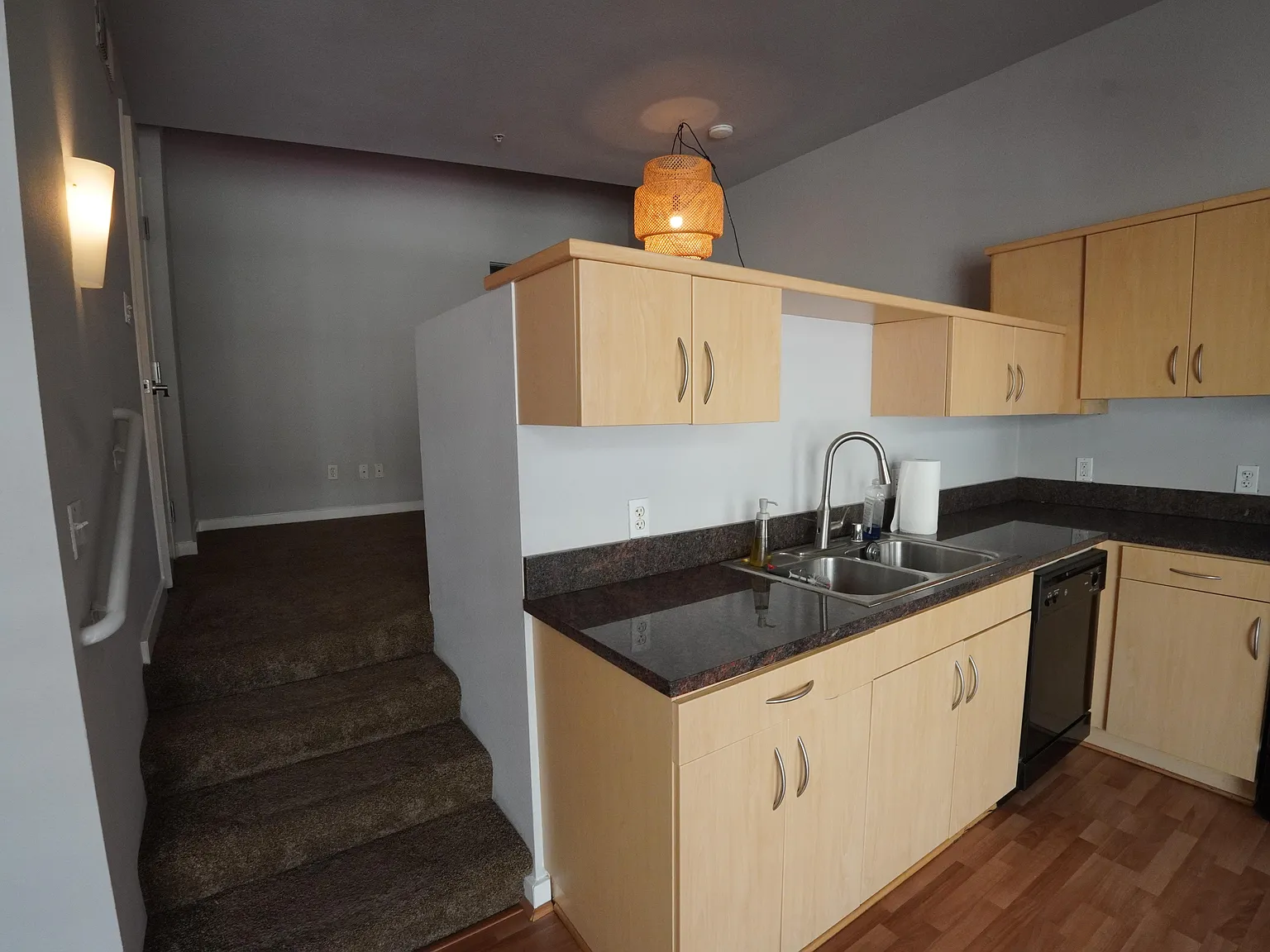 777 6th Ave — Photo 3