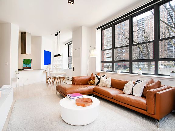 2nd image of 372 Dekalb Ave APT 2J