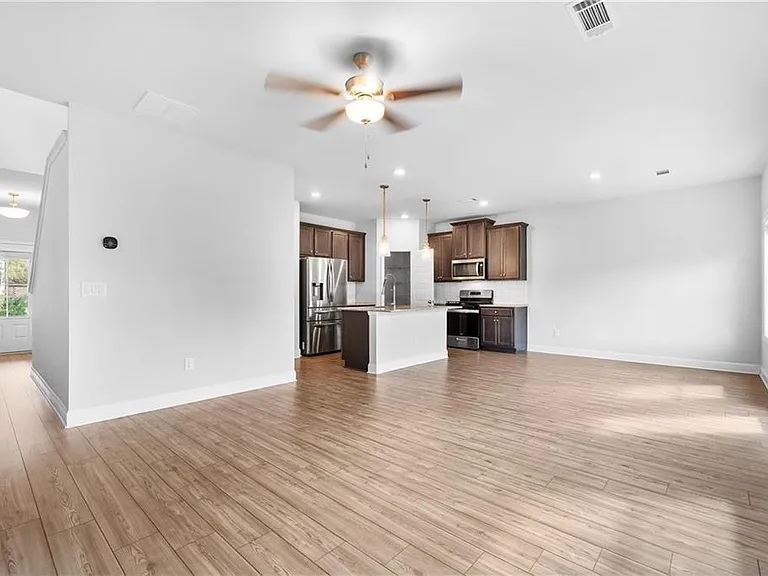 258 Station Overlook Dr — Photo 6