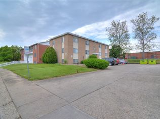 253 E Christine Dr, Decatur, IL 62526