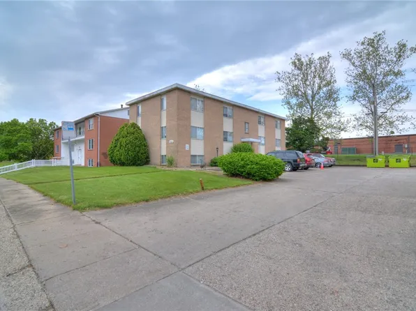 253 E Christine Dr, Decatur, IL 62526