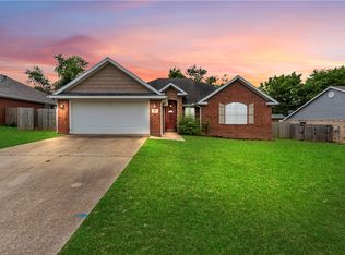 511 Buckboard Rd, West Fork, AR 72774