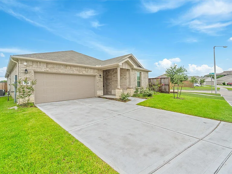 3111 Freiberger Ln — Photo 3