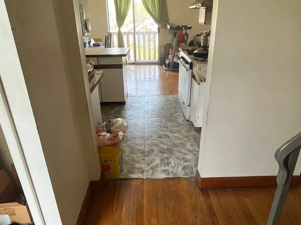 301 Mosel Avenue image 5 of 16