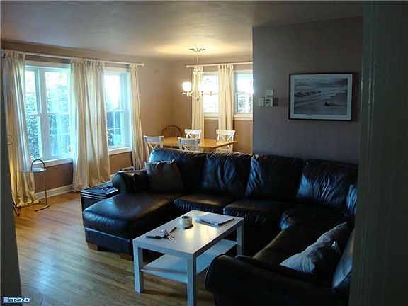 4th image of 204 W Park Ave