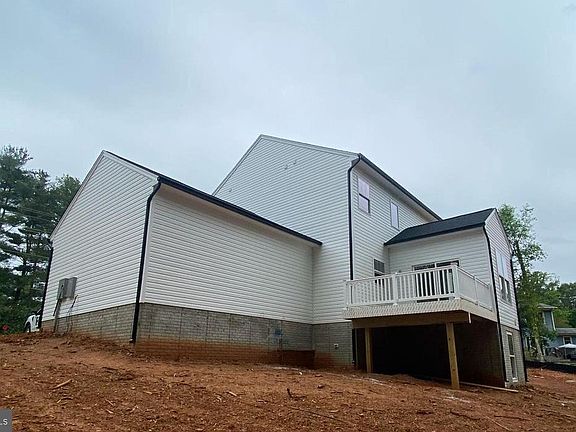 4th image of 627 Rock Hill Church Rd