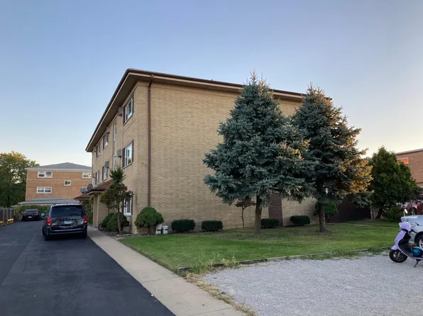 7143 W 84th St #2, Burbank, IL 60459