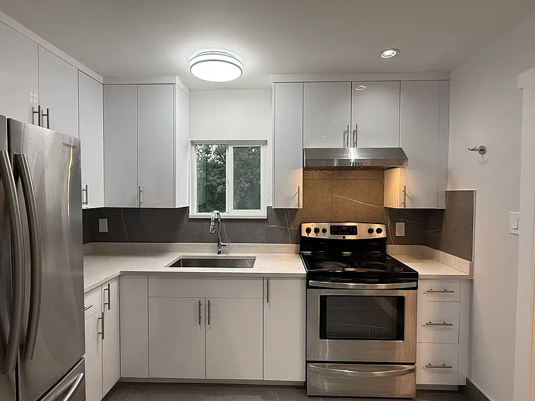 20700 51b Ave — Photo 11