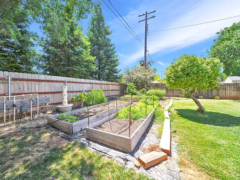 3075 Forest Hills Dr — Photo 8