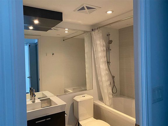 2nd image of 386 Yonge St #2107