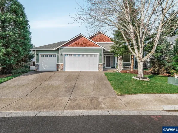 437 N 8th Pl, Carlton, OR 97111