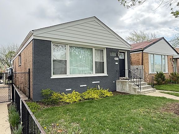 3rd image of 4553 S Leclaire Ave