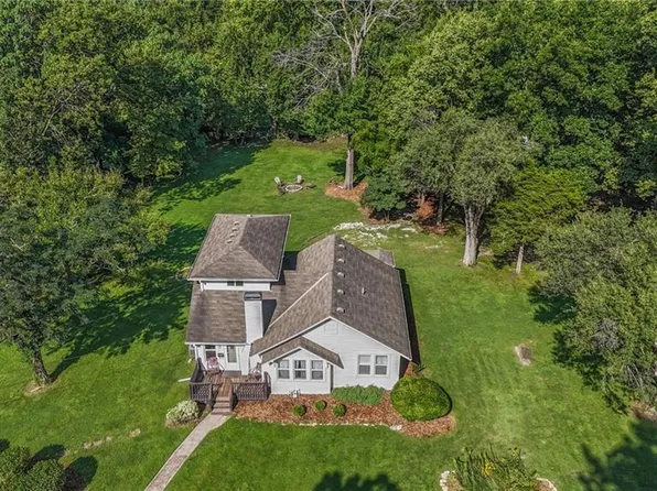 7730 Hardy St, Overland Park, KS 66204