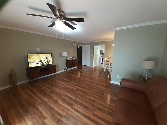 5th image of 2021 Essex Dr