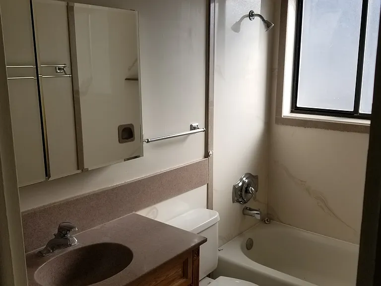 1584 N 300 W — Photo 9