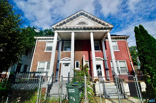 270 East Ave Photo 1
