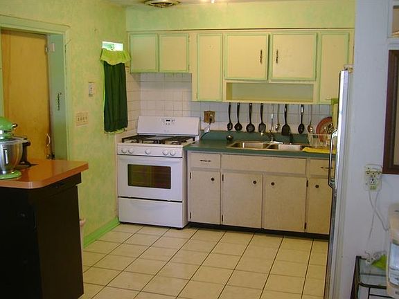 4th image of 4815 Polaris St