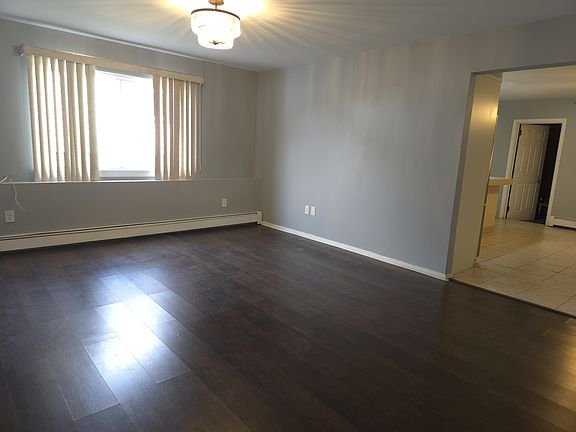 2nd image of 385 Westervelt Pl #2