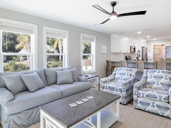 3rd image of 102 Fairfax Road