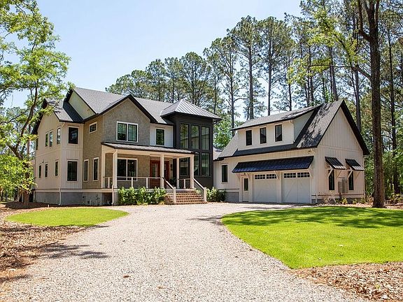 2nd image of 496 Commonwealth Rd