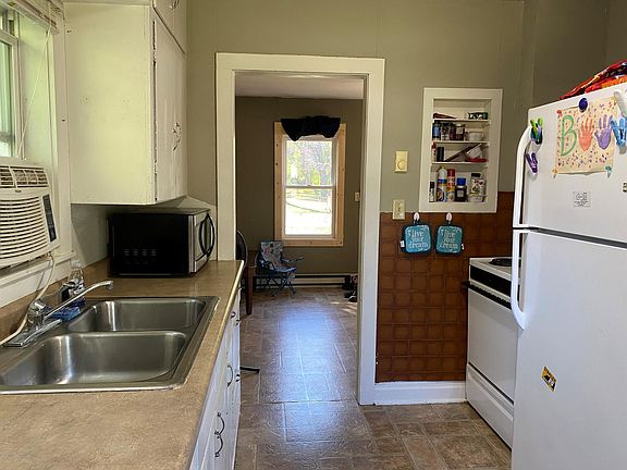 3rd image of 109 Peterson Ave